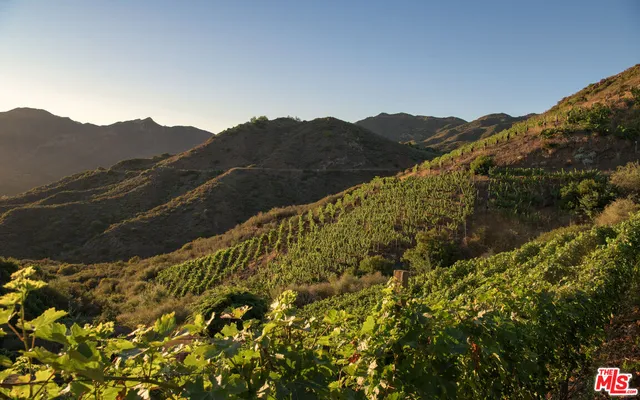 $4,450,000 | 33330 Hassted Drive, Malibu, CA 90265