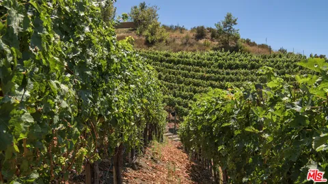 $4,450,000 | 33330 Hassted Drive, Malibu, CA 90265