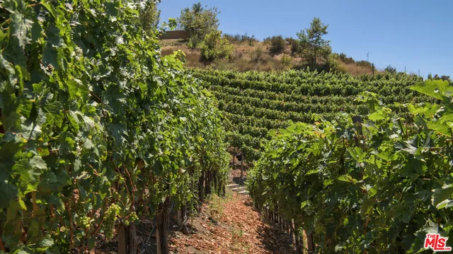 $4,450,000 | 33330 Hassted Drive, Malibu, CA 90265