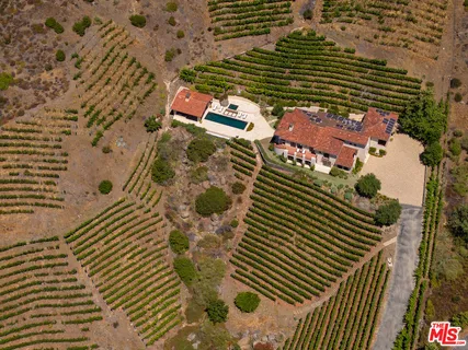 $4,450,000 | 33330 Hassted Drive, Malibu, CA 90265