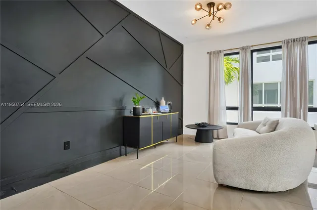 $925,000 | 6611 Northwest 105th Avenue, Doral, FL 33178