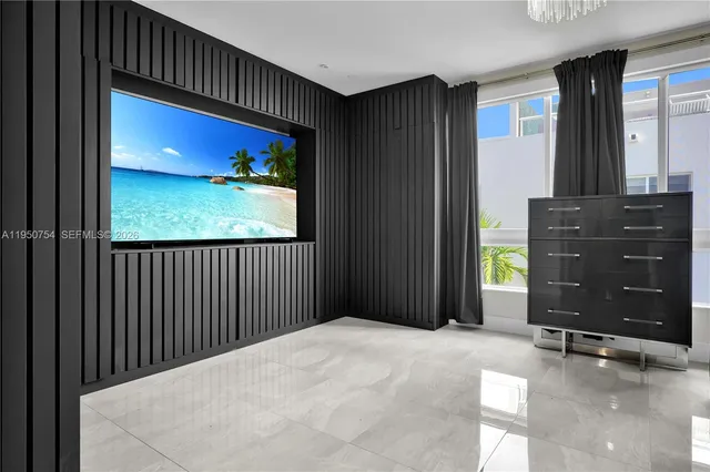 $925,000 | 6611 Northwest 105th Avenue, Doral, FL 33178