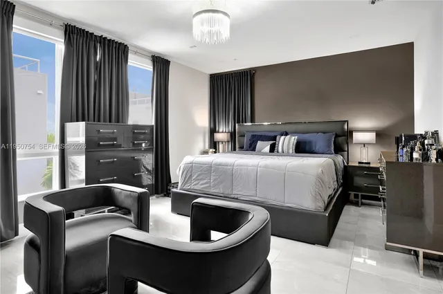 $925,000 | 6611 Northwest 105th Avenue, Doral, FL 33178