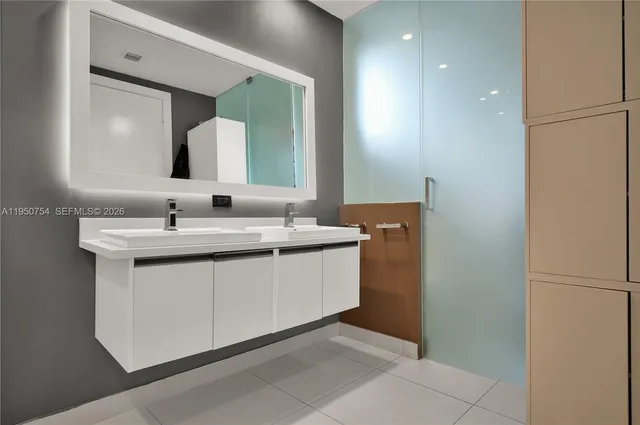 $925,000 | 6611 Northwest 105th Avenue, Doral, FL 33178