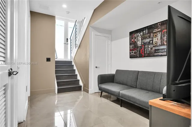 $925,000 | 6611 Northwest 105th Avenue, Doral, FL 33178