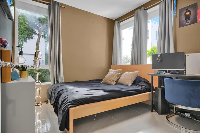 $925,000 | 6611 Northwest 105th Avenue, Doral, FL 33178