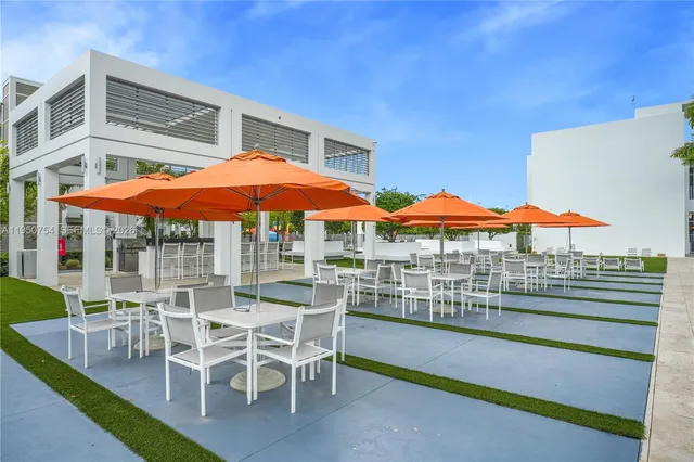 $925,000 | 6611 Northwest 105th Avenue, Doral, FL 33178