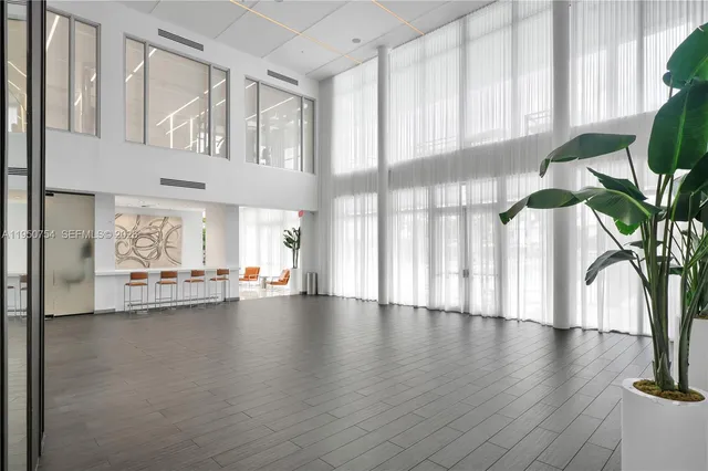 $925,000 | 6611 Northwest 105th Avenue, Doral, FL 33178