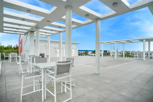 $925,000 | 6611 Northwest 105th Avenue, Doral, FL 33178