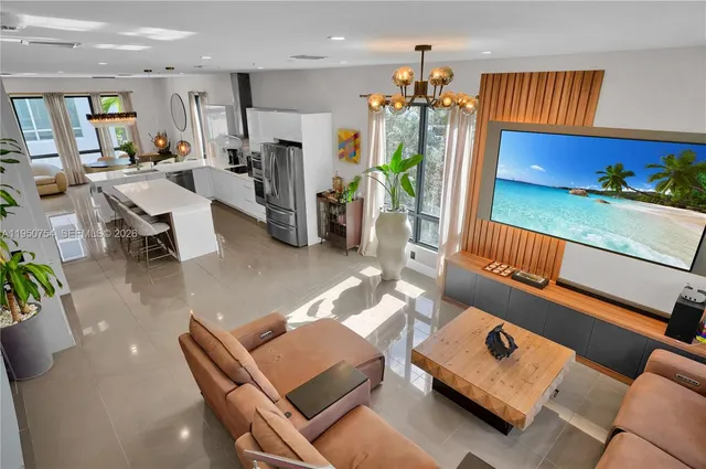 $925,000 | 6611 Northwest 105th Avenue, Doral, FL 33178