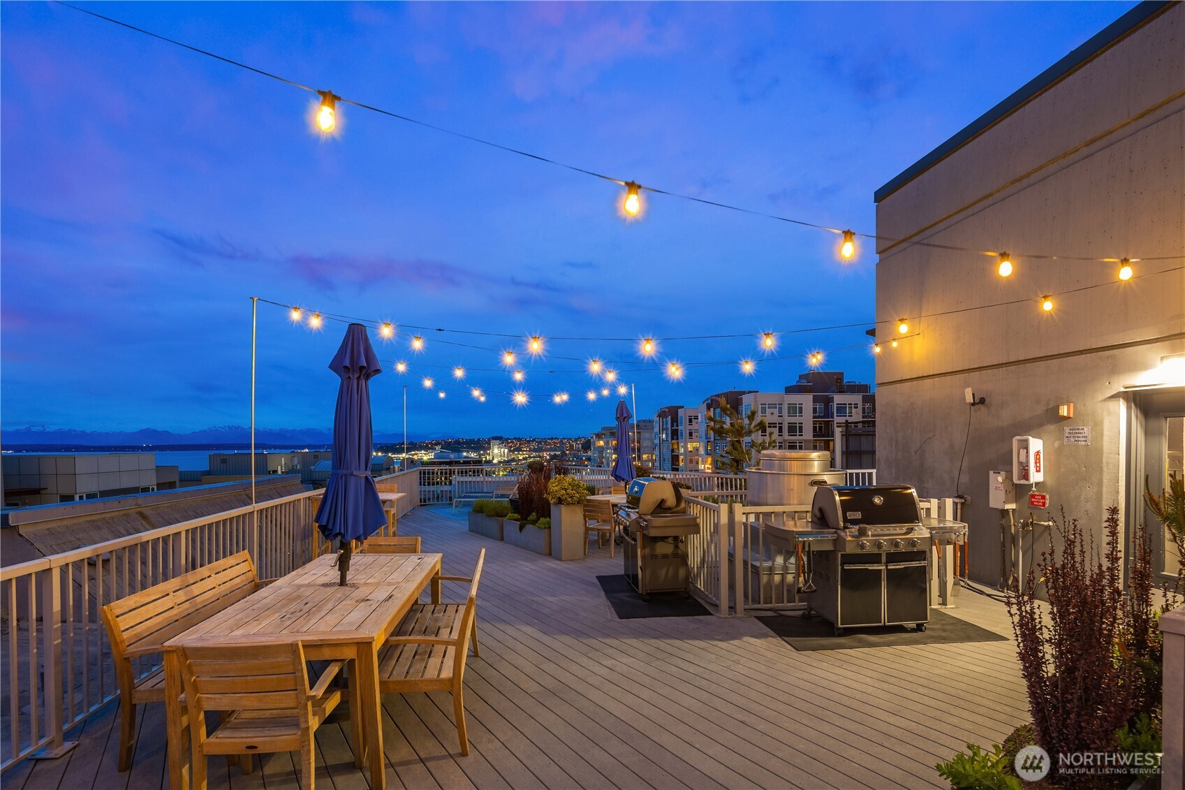 81 Clay Street, Unit 526 Seattle, WA 98121 - Photo 21 of 31