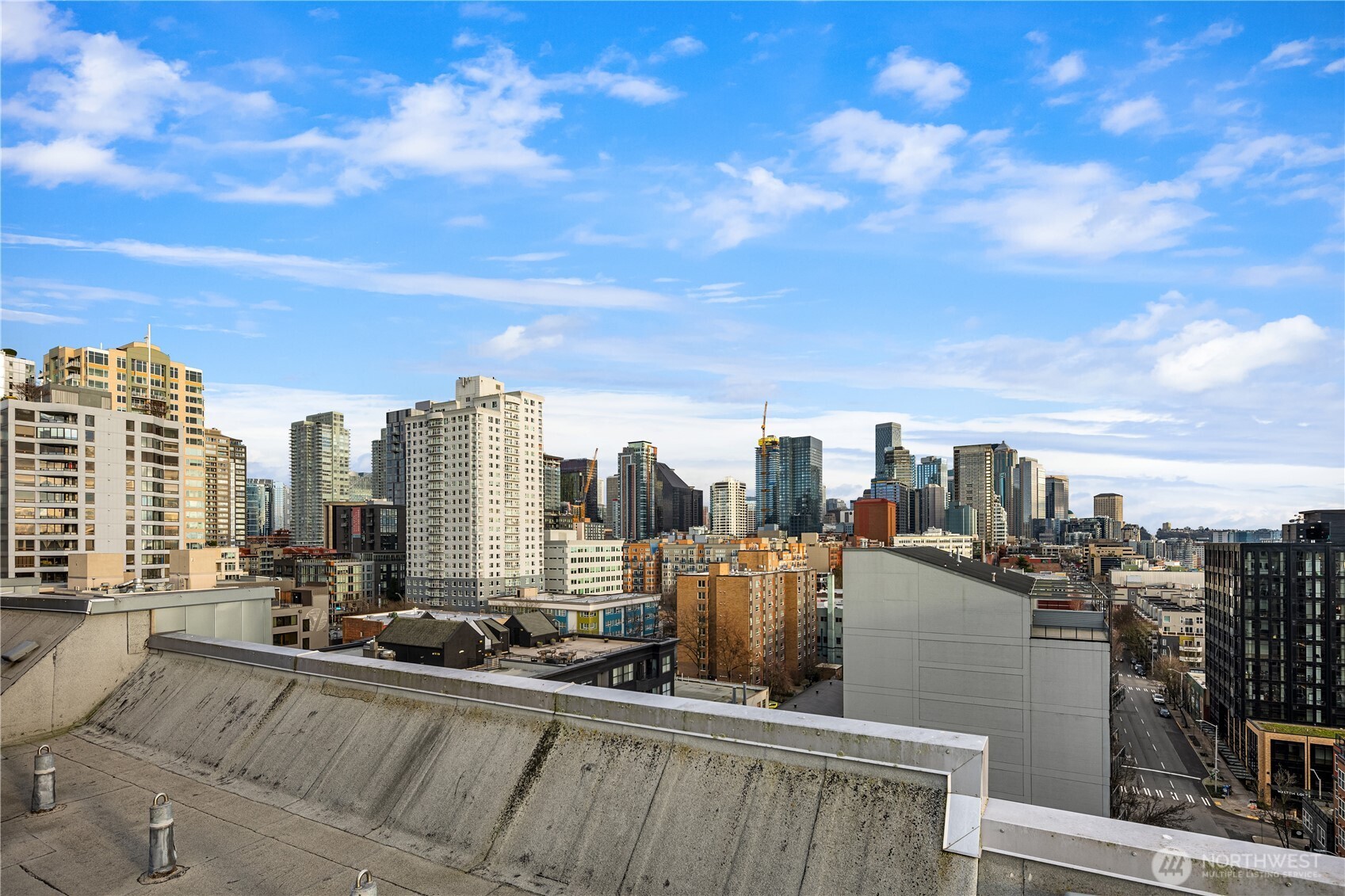 81 Clay Street, Unit 526 Seattle, WA 98121 - Photo 22 of 31