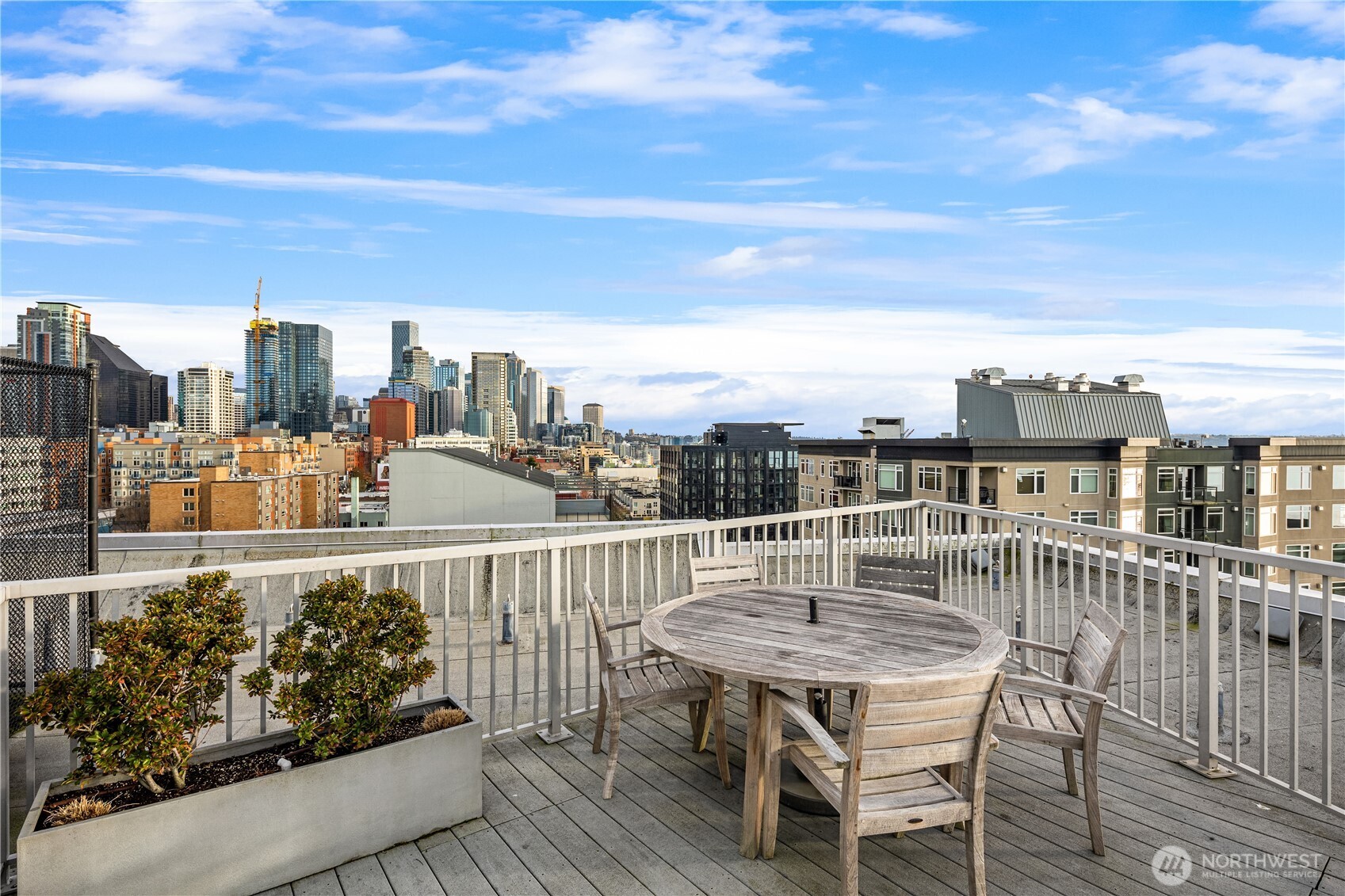 81 Clay Street, Unit 526 Seattle, WA 98121 - Photo 24 of 31