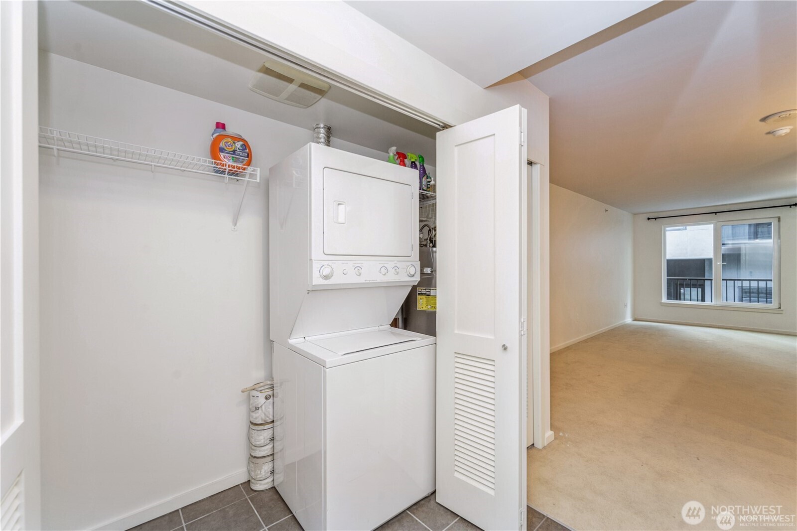 81 Clay Street, Unit 526 Seattle, WA 98121 - Photo 9 of 31