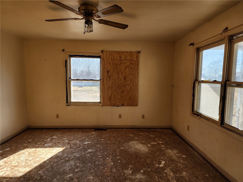 212 South Anchor Road Decatur, IL 62522 - Photo 3 of 16 living room