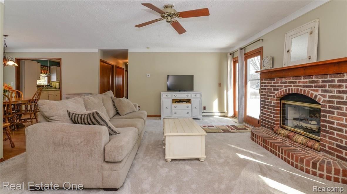 7901 Pinckney Road Pinckney, MI 48169 - Photo 7 of 42 8_0.jpg