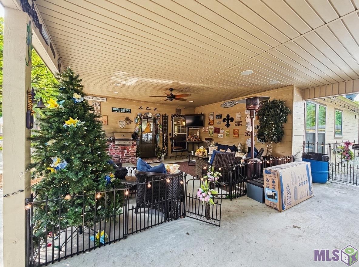 554 Ave F Port Allen, LA 70767 - Photo 14 of 23