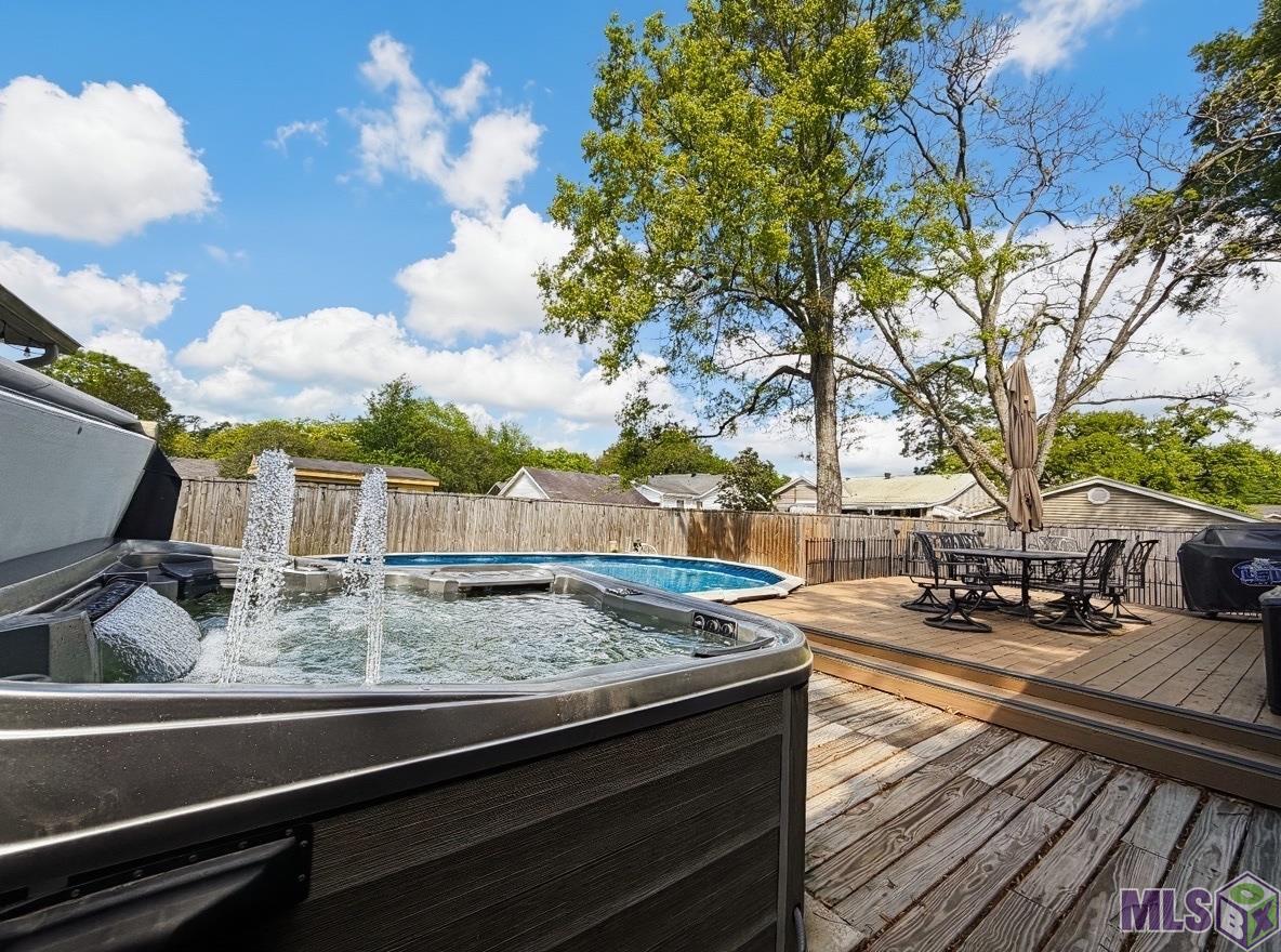 554 Ave F Port Allen, LA 70767 - Photo 18 of 23