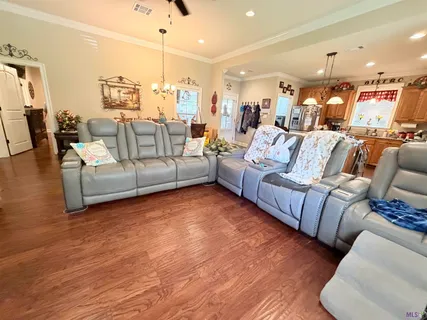 $295,000 | 554 Ave F, Port Allen, LA 70767