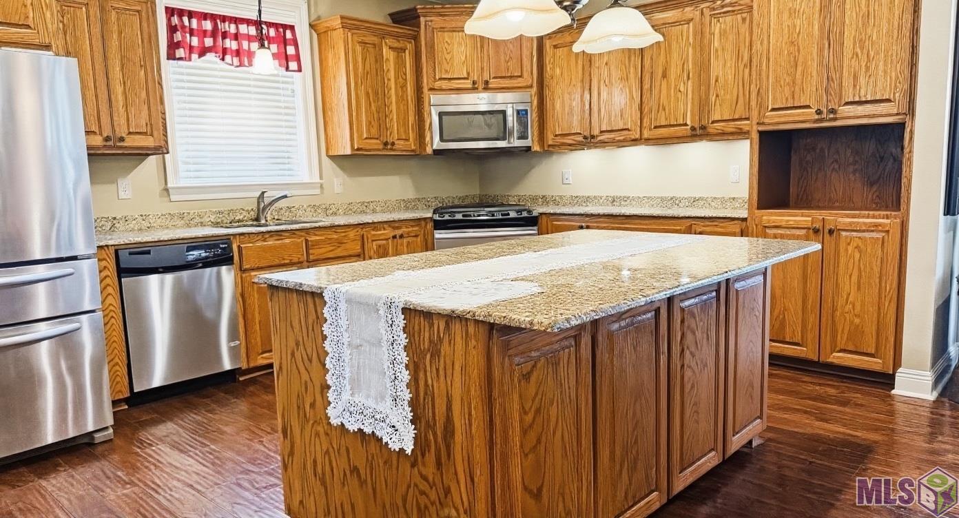 554 Ave F Port Allen, LA 70767 - Photo 7 of 23 Kichen