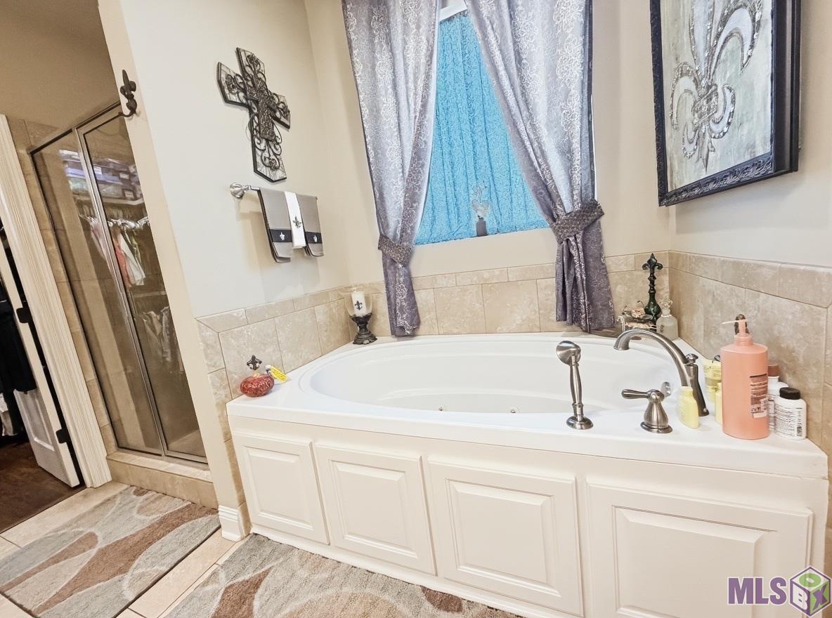 554 Ave F Port Allen, LA 70767 - Photo 10 of 23