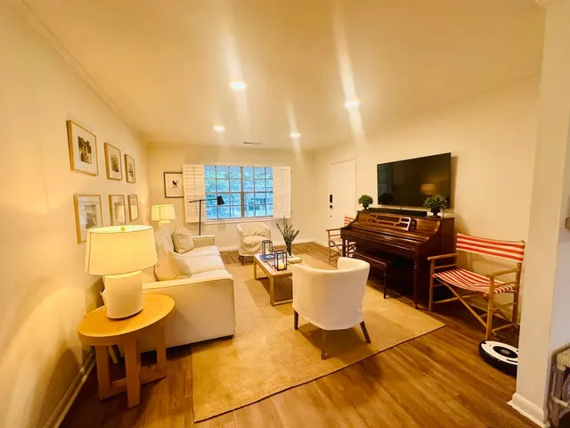 $2,550 | 936 Lansing Drive, Unit D, Mount Pleasant, SC 29464