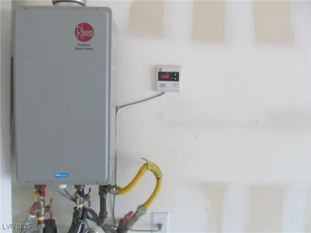 $2,550 | 7622 Canyon Diablo Road, Las Vegas, NV 89179