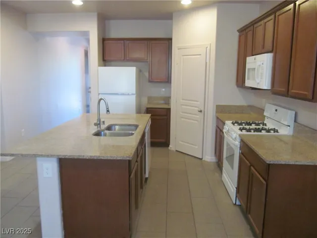 $2,558 | 7622 Canyon Diablo Road, Las Vegas, NV 89179