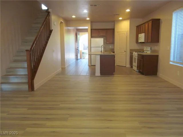 $2,550 | 7622 Canyon Diablo Road, Las Vegas, NV 89179