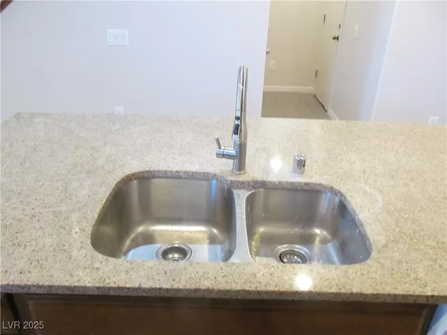 $2,550 | 7622 Canyon Diablo Road, Las Vegas, NV 89179