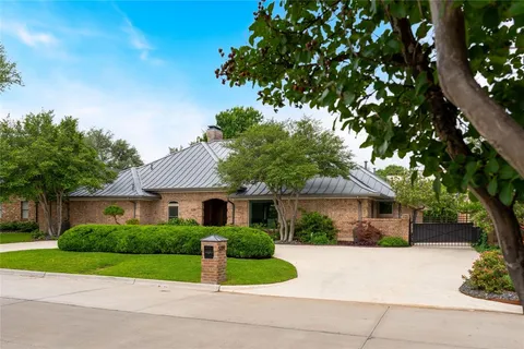 $875,000 | 5209 Harbor Town Drive, Dallas, TX 75287