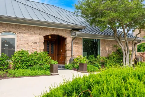 $875,000 | 5209 Harbor Town Drive, Dallas, TX 75287