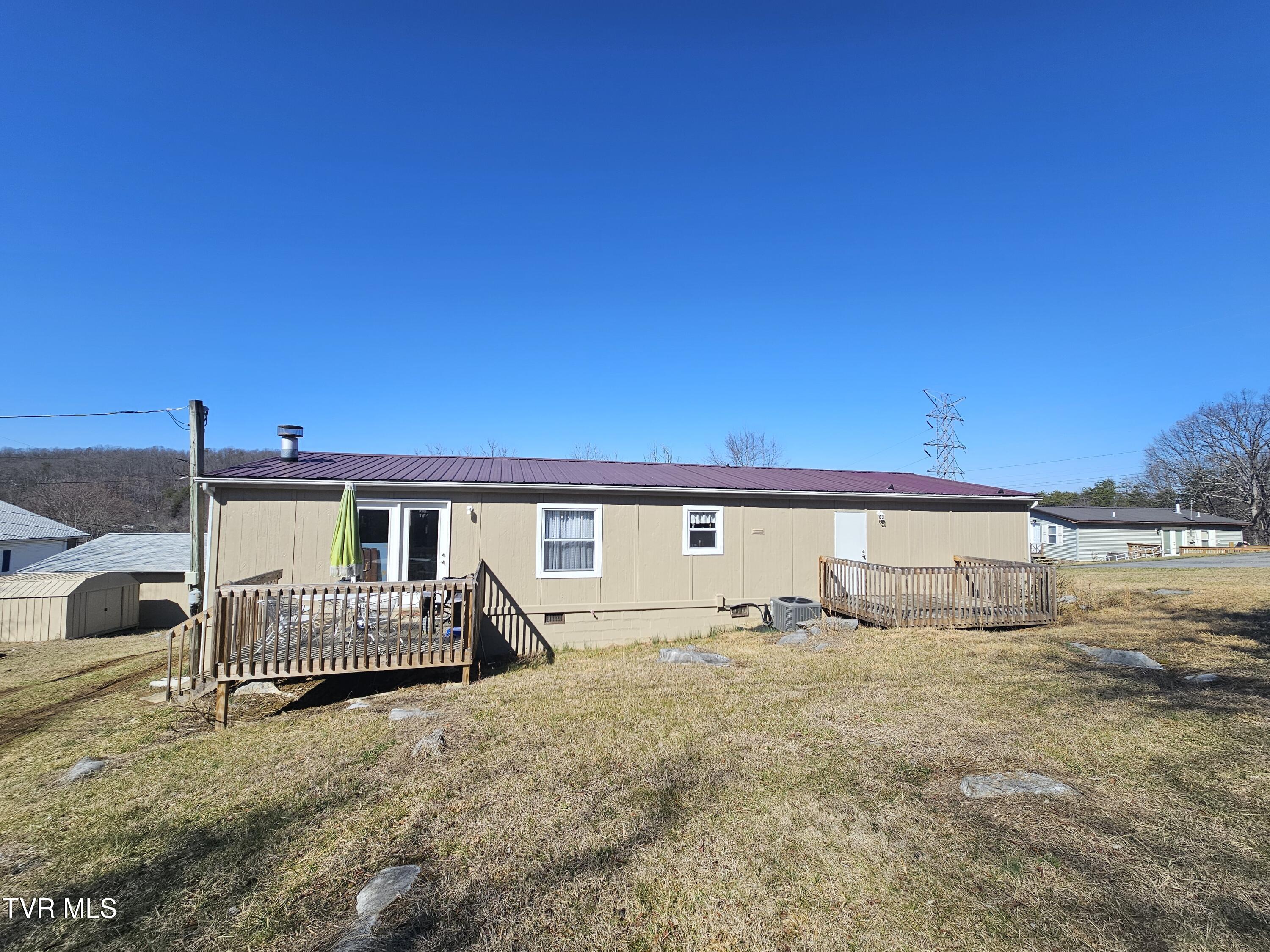 146 Fairhaven Road Johnson City, TN 37601 - Photo 5 of 42 20250223_134122