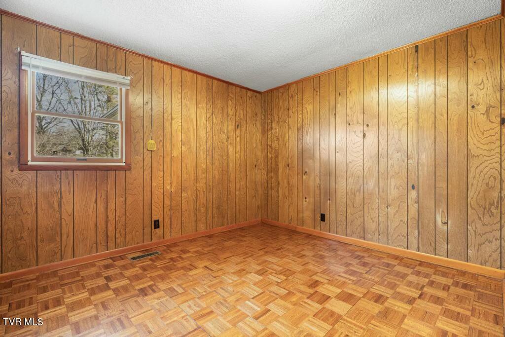 113 Ensor Nidiffer Road Elizabethton, TN 37643 - Photo 28 of 63 tempImagetXKXkx