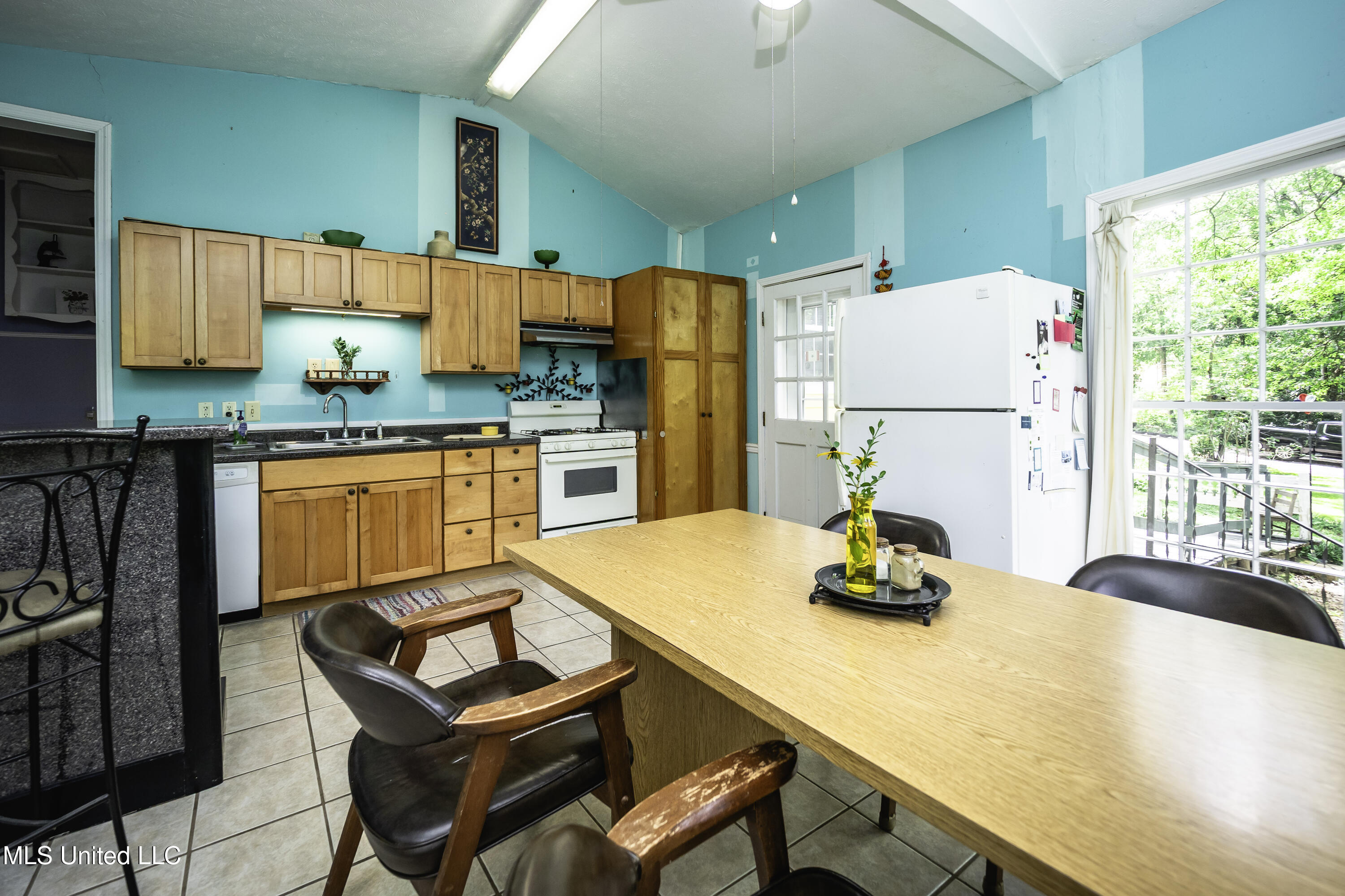 1140 Monroe Street Jackson, MS 39202 - Photo 16 of 22 P7150012