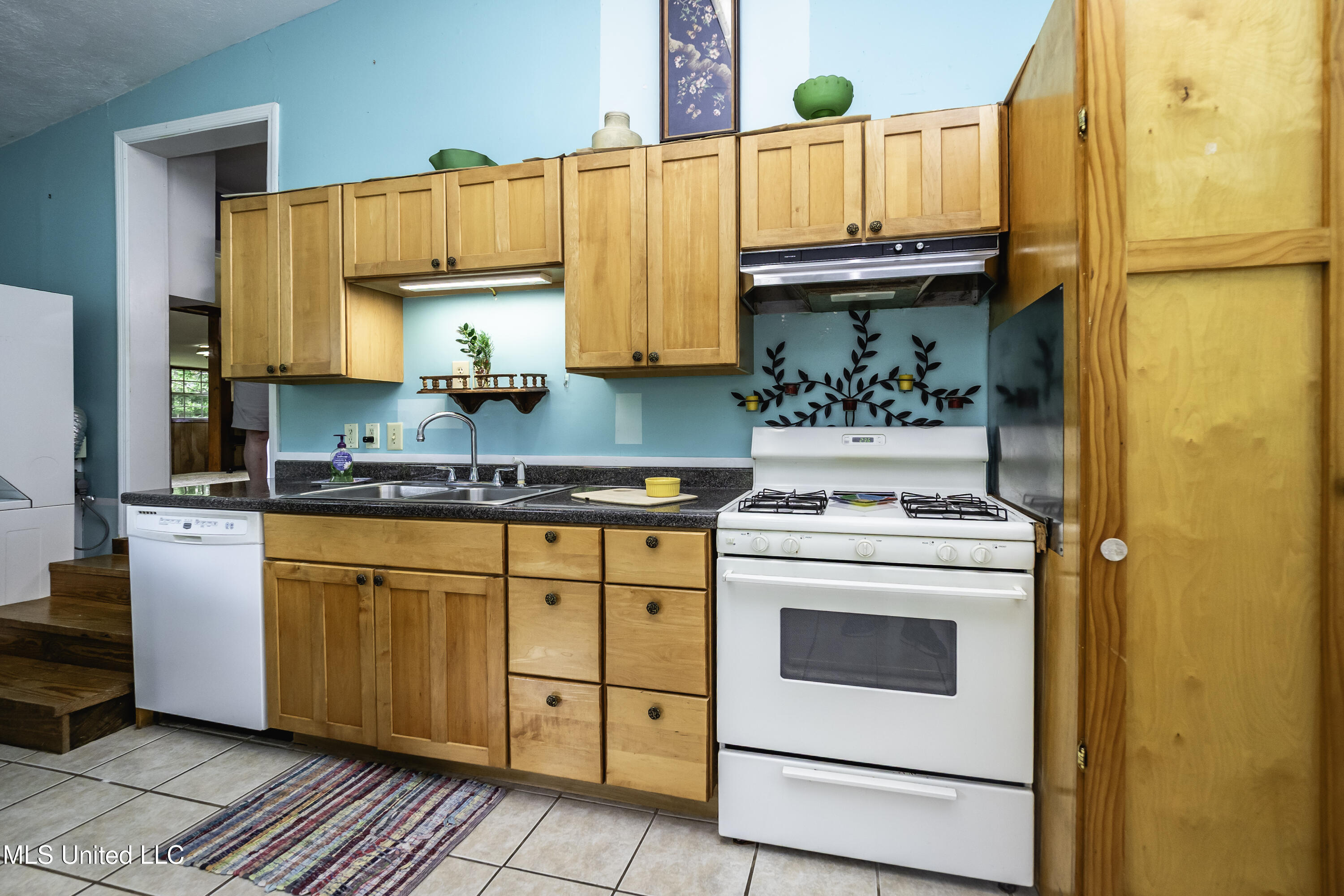 1140 Monroe Street Jackson, MS 39202 - Photo 17 of 22 P7150013