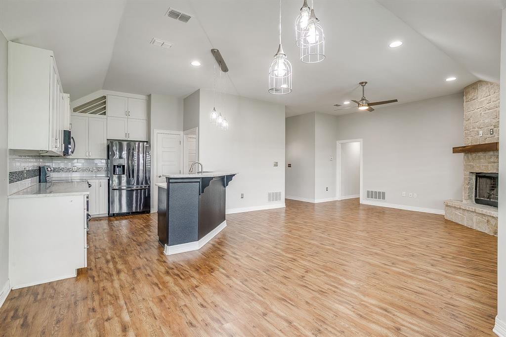 4129 Florance Road Ponder, TX 76259 - Photo 9 of 34
