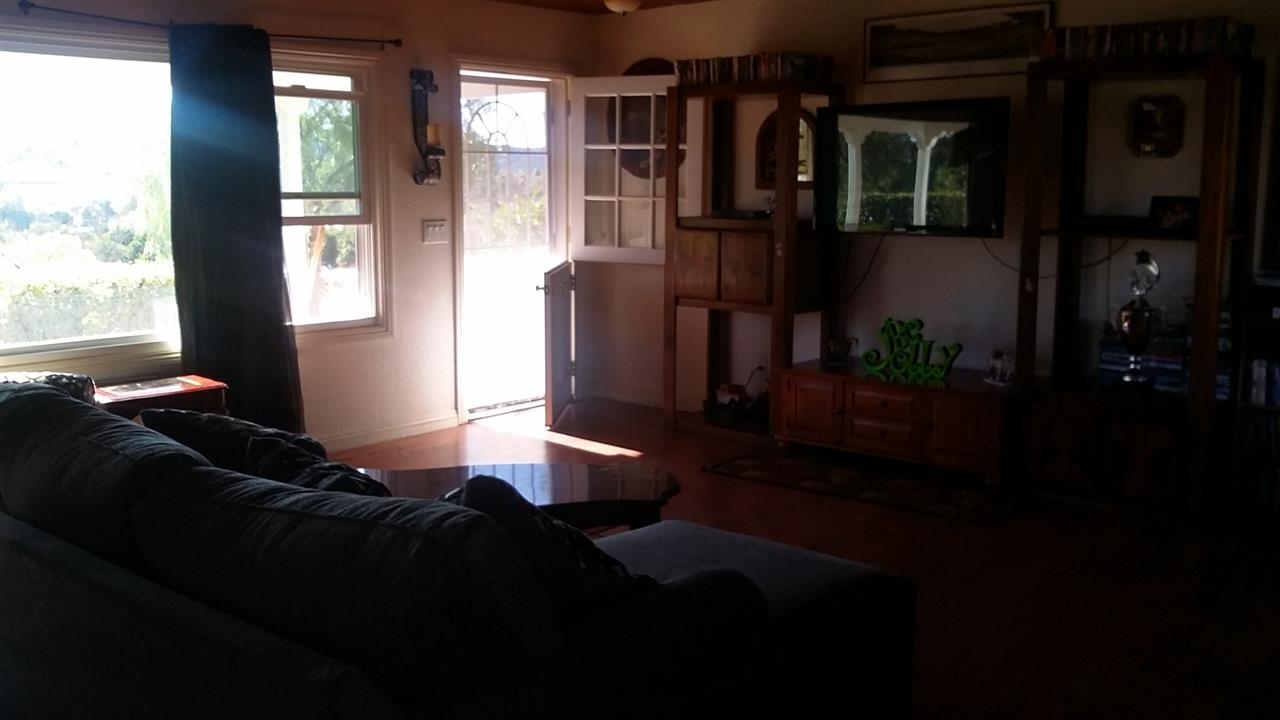 28634 Sunset Road Valley Center, CA 92082 - Photo 4 of 8