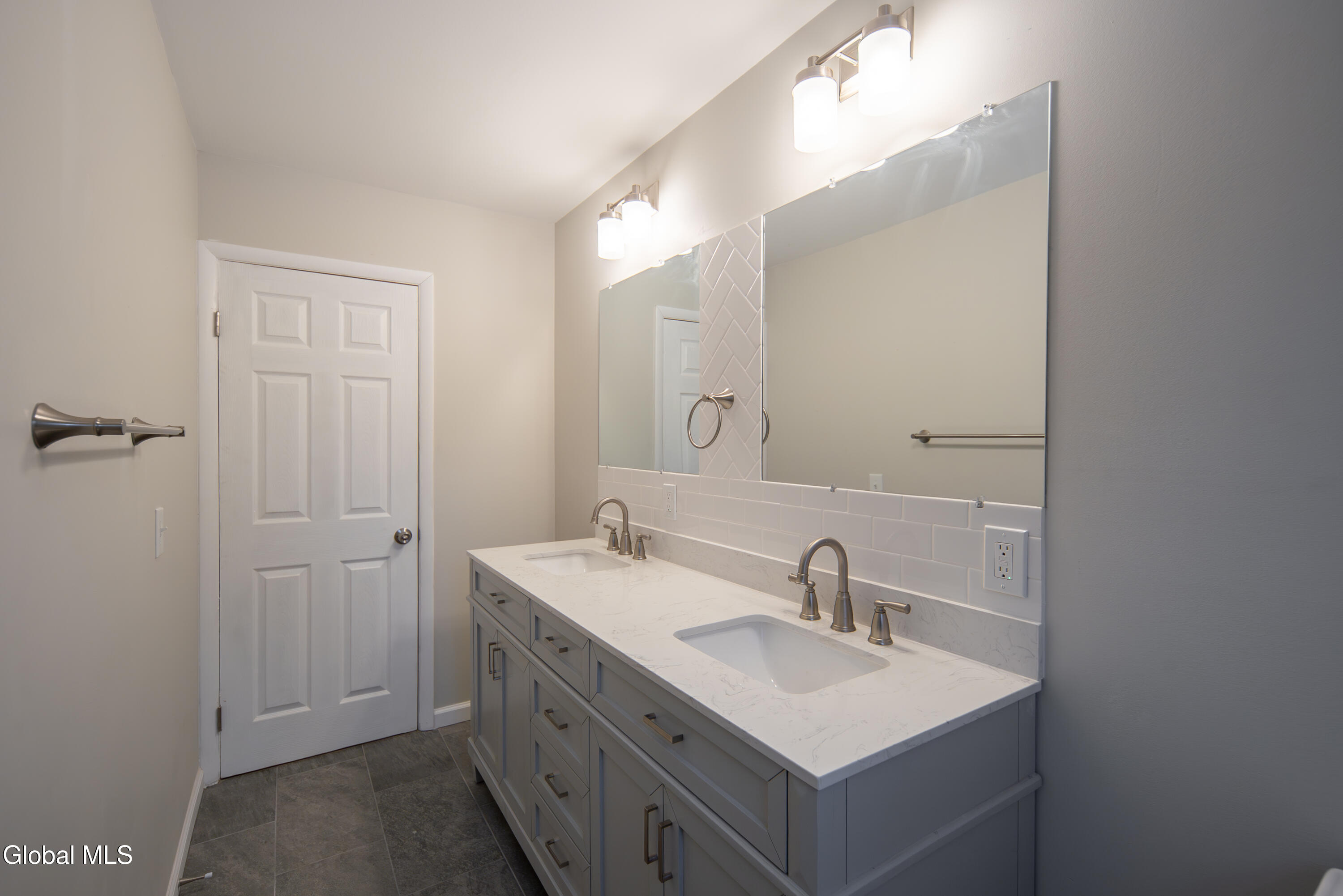 269 3rd Avenue Rensselaer, NY 12144 - Photo 17 of 49 021