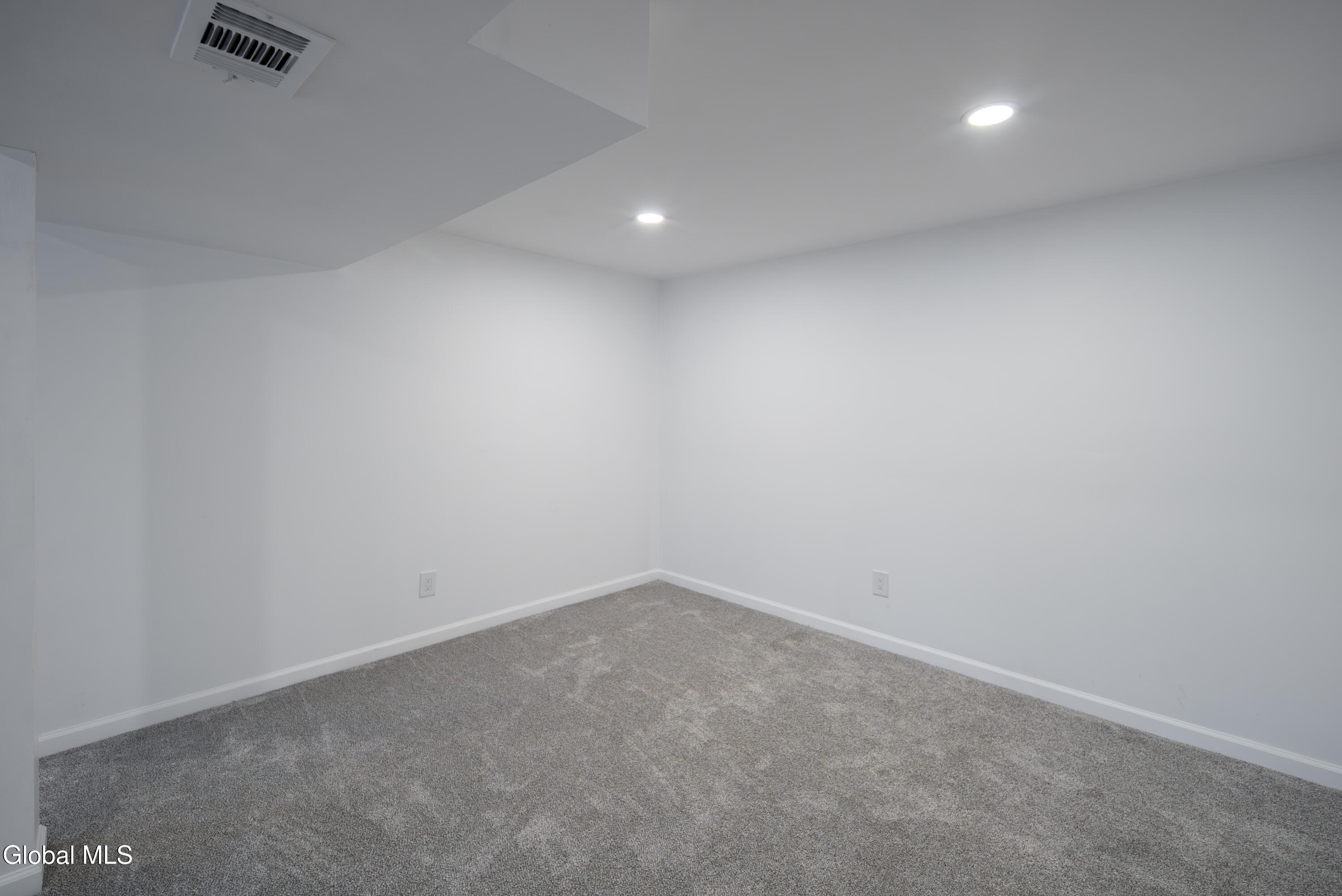 269 3rd Avenue Rensselaer, NY 12144 - Photo 37 of 49 042