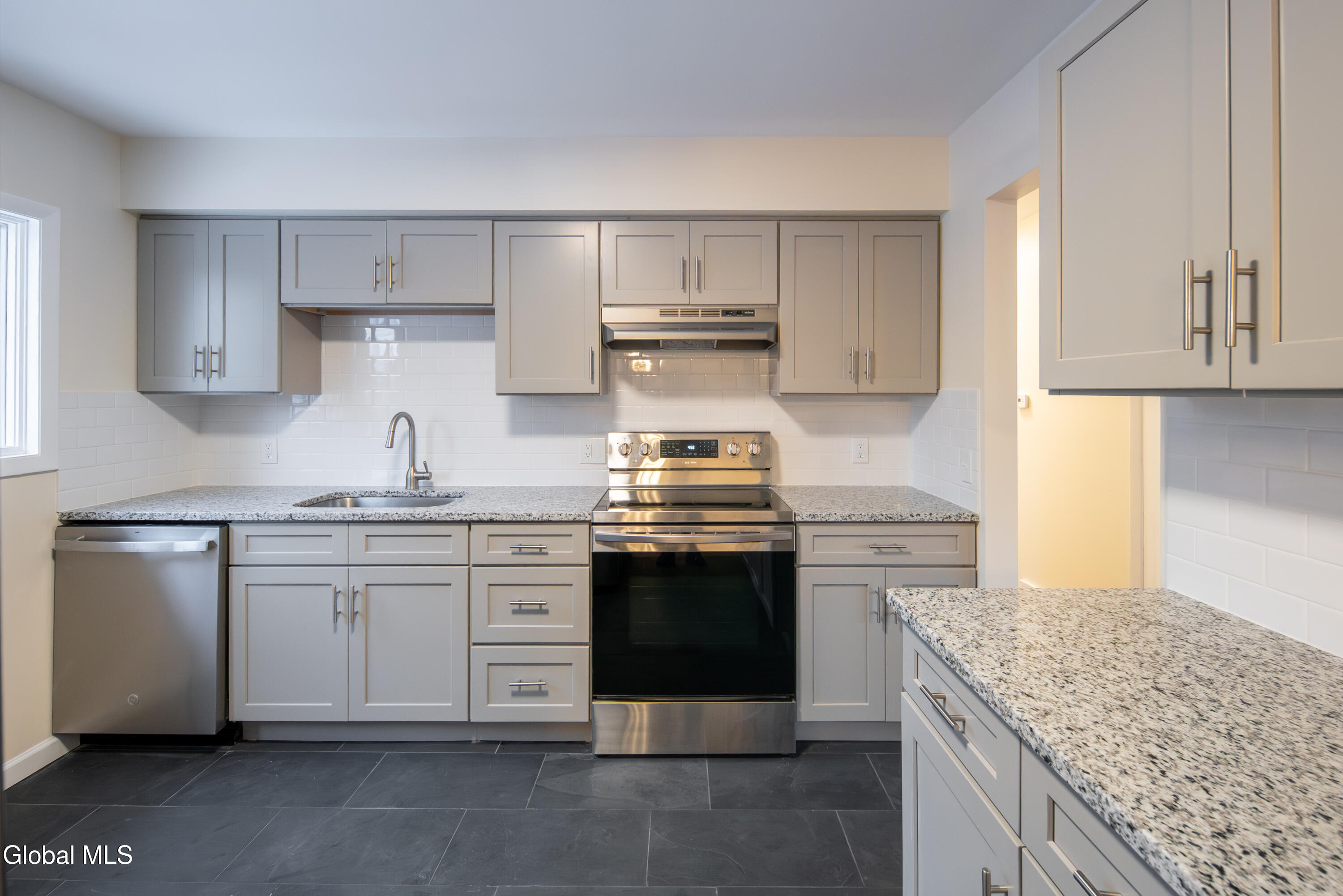 269 3rd Avenue Rensselaer, NY 12144 - Photo 10 of 49 012