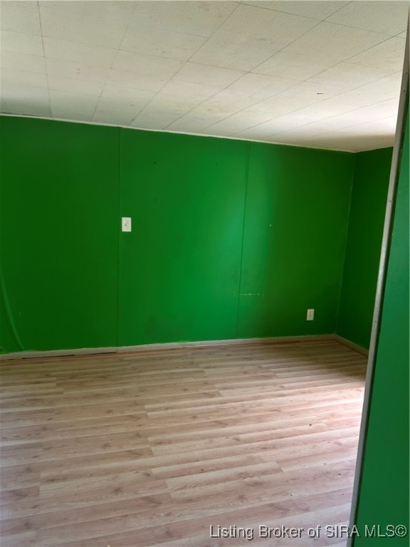 905 Locust Street Salem, IN 47167 - Photo 8 of 19