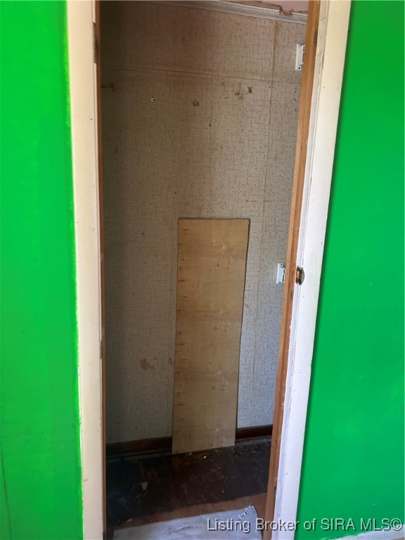 905 Locust Street Salem, IN 47167 - Photo 9 of 19