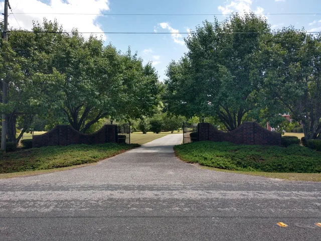 $950,000 | 351 Duncan Chapel Road, Harleyville, SC 29448