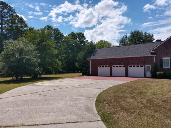 $825,000 | 351 Duncan Chapel Road, Harleyville, SC 29448