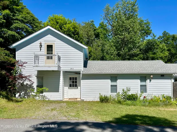 $2,300 | 58 Shore Drive, Unit B, Elizaville, NY 12523