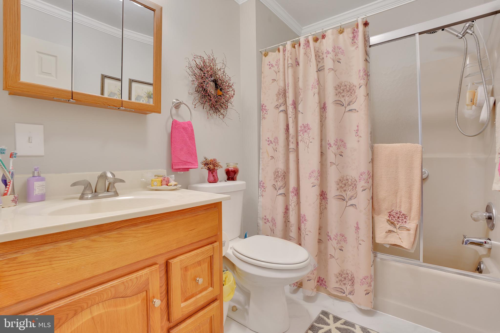 204 Village Road Orwigsburg, PA 17961 - Photo 23 of 27 2ND FULL BATH