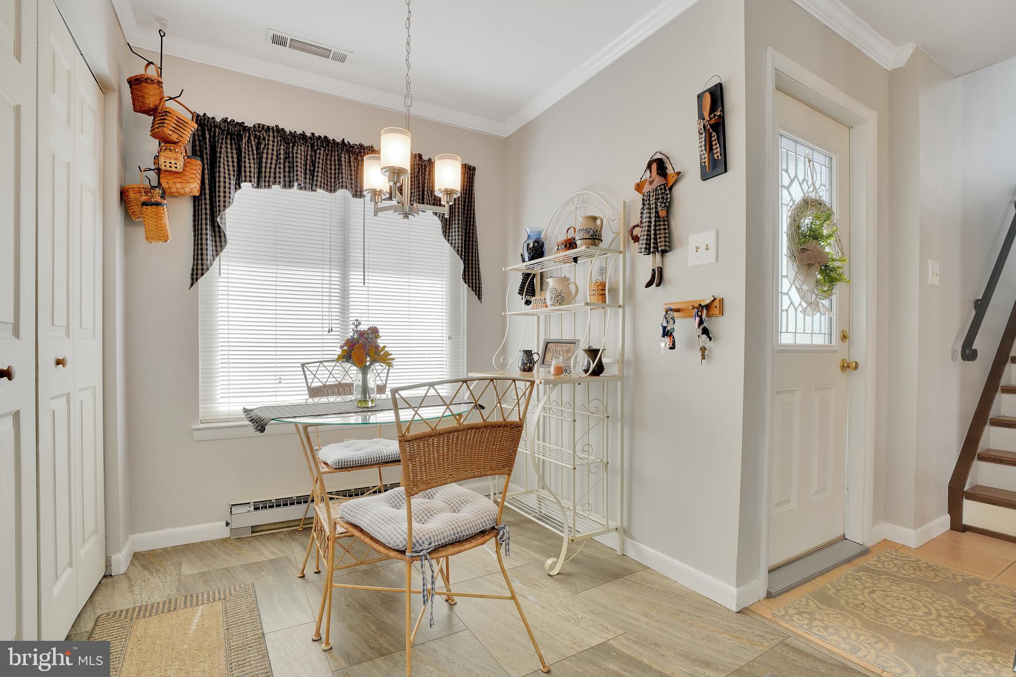 204 Village Road Orwigsburg, PA 17961 - Photo 6 of 27 BREAKFAST NOOK
