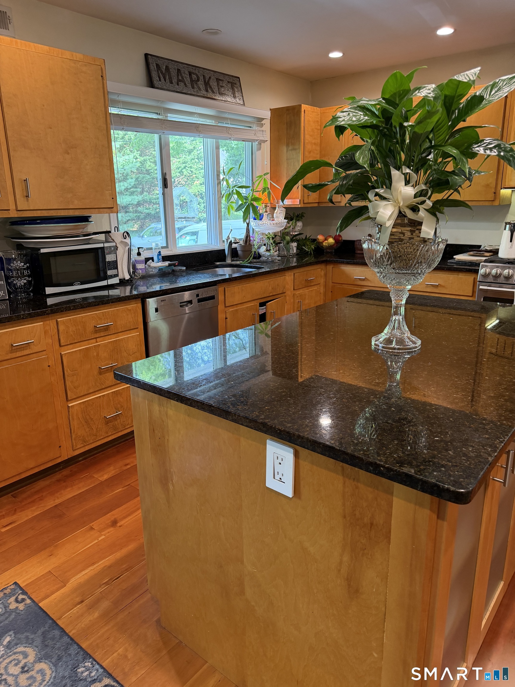 10 Heron Road Norwalk, CT 06855 - Photo 11 of 27