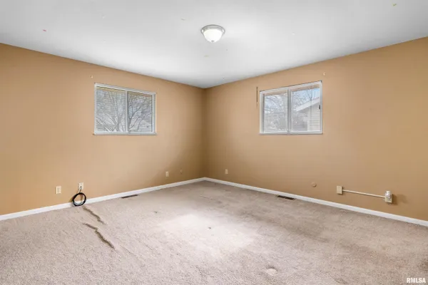 $240,000 | 2317 Grinnell Drive, Springfield, IL 62704